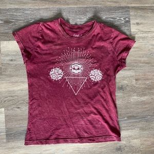 Maroon shirt sleeve crop
